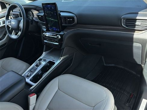 Used 2022 Ford Explorer Limited w/ Limited Technology Package image 36