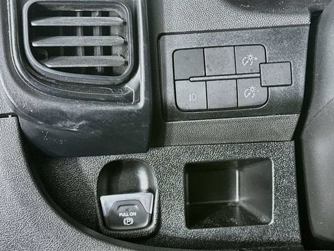 Used 2025 RAM ProMaster 2500 w/ Convenience Group FWD image 12