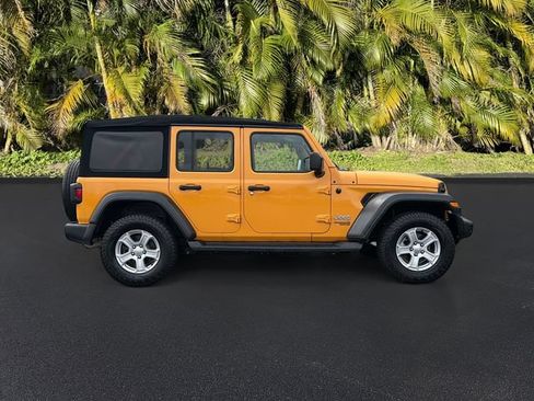 Used 2021 Jeep Wrangler Unlimited Sport AWD/4WD image 3