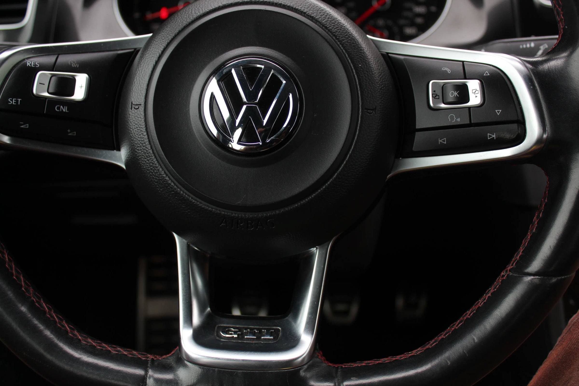 Used 2015 Volkswagen GTI Autobahn w/ Lighting Package (SEL) FWD image 23
