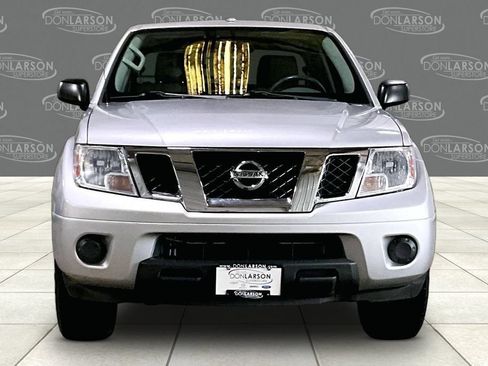 Used 2017 Nissan Frontier SV AWD/4WD image 2