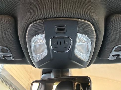 Used 2025 Jeep Compass Limited AWD/4WD image 17