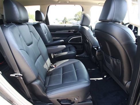 Used 2022 Kia Telluride EX w/ EX Premium Package AWD/4WD image 9