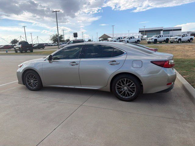 Used 2016 Lexus ES 350 w/ Luxury Package w/Wood Trim FWD image 3