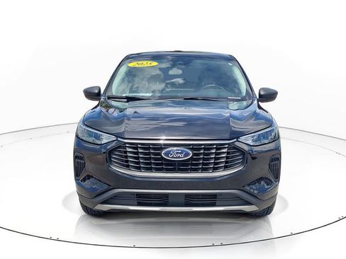 Used 2025 Ford Escape Active w/ Tech Pack #1 FWD image 2