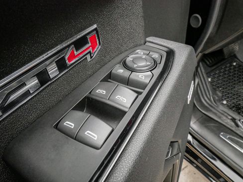 Used 2025 GMC Sierra 1500 AT4 w/ Technology Package AWD/4WD image 15