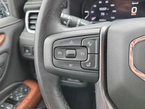 Used 2023 GMC Yukon Denali Ultimate AWD/4WD image 25