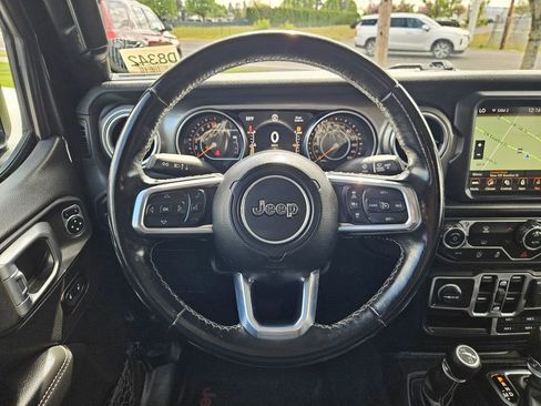 Used 2020 Jeep Gladiator Overland AWD/4WD image 14