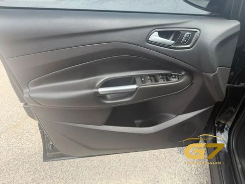 Used 2017 Ford Escape SE FWD image 22