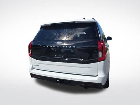 Used 2025 Ford Expedition Active RWD image 4
