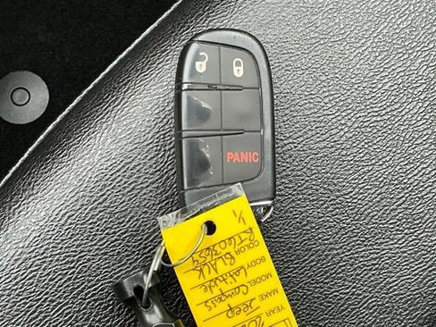 Used 2024 Jeep Compass Latitude AWD/4WD image 32