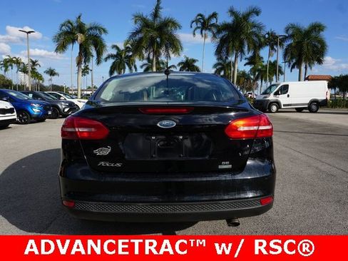 Used 2018 Ford Focus SE w/ SE Appearance Package image 24