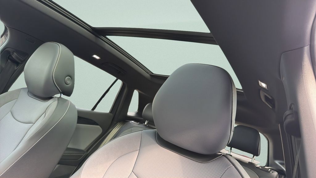 New 2026 Volkswagen Tiguan SE R-Line FWD image 16