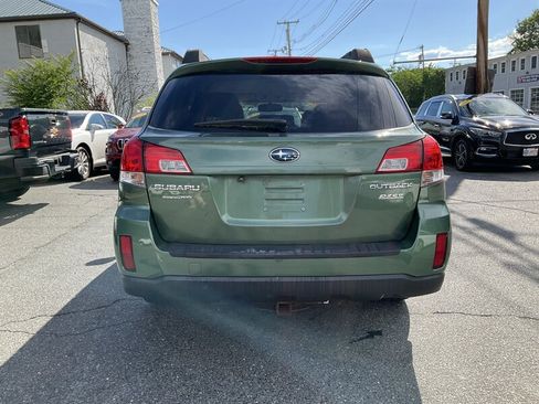 Used 2013 Subaru Outback 2.5i Premium AWD/4WD image 6