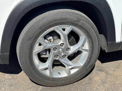 Used 2024 Chevrolet Trax LS w/ LS Convenience Package FWD image 6