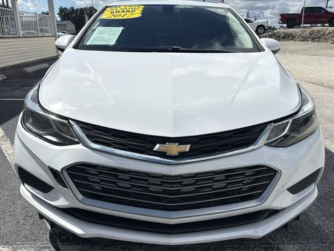 Used 2017 Chevrolet Cruze LT w/ Convenience Package FWD image 10