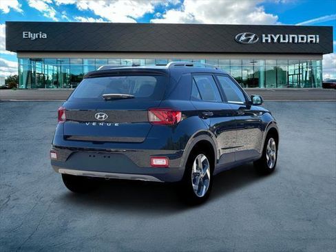 New 2026 Hyundai Venue SEL FWD image 7