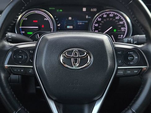 Used 2020 Toyota Camry XLE w/ Sunroof Package FWD image 25