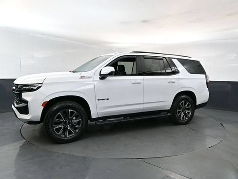 Used 2024 Chevrolet Tahoe Z71 w/ Luxury Package AWD/4WD image 2