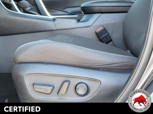 Used 2022 Toyota RAV4 XLE FWD image 24