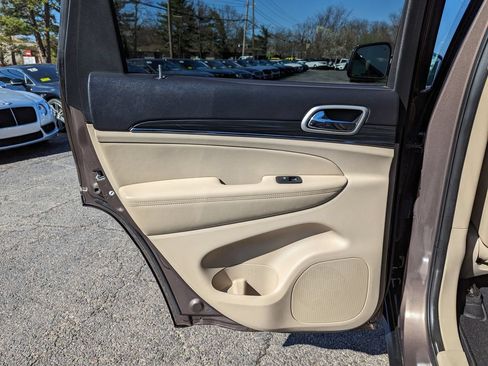 Used 2021 Jeep Grand Cherokee Limited AWD/4WD image 36