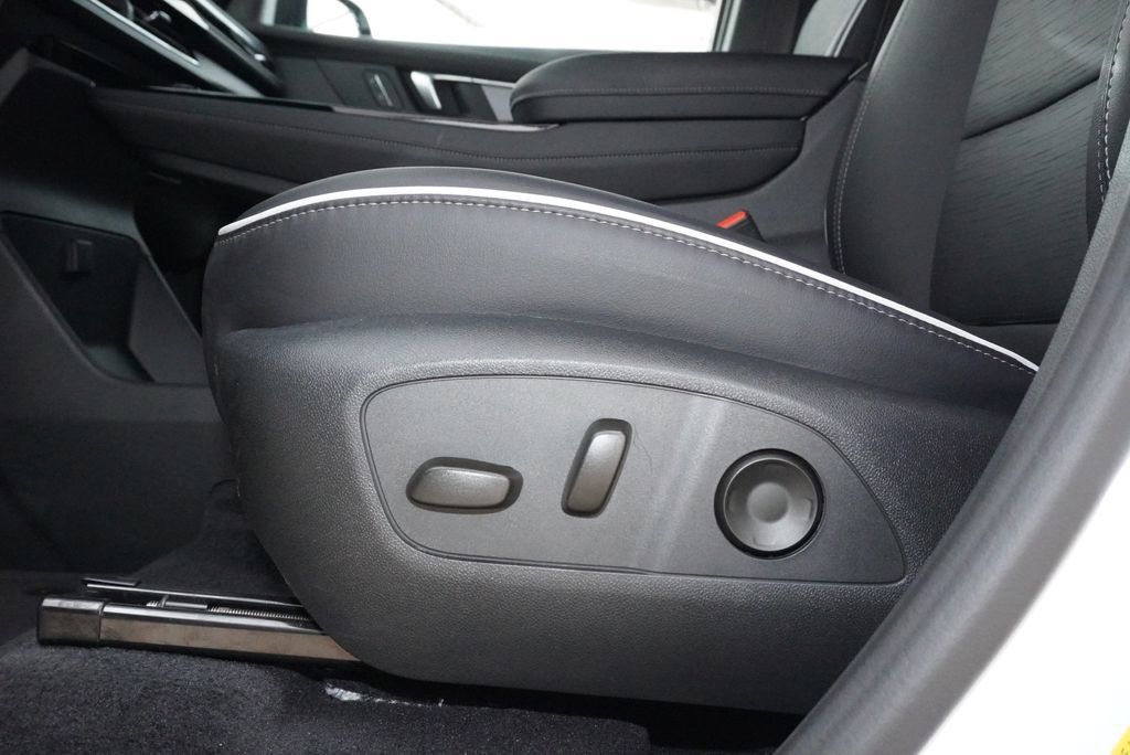 Used 2026 Buick Enclave Sport Touring FWD image 25