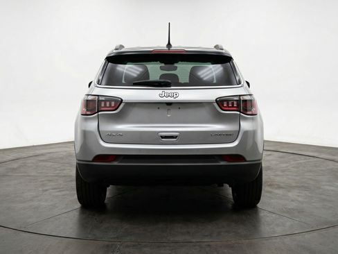 Used 2025 Jeep Compass Limited image 7