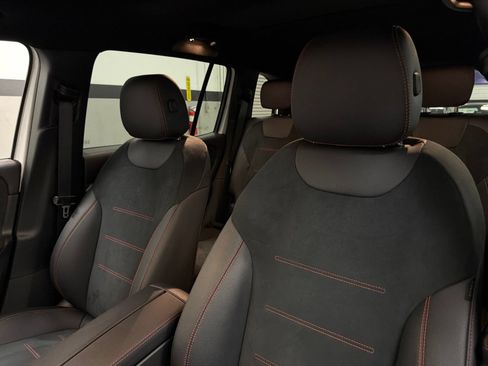 Used 2023 Mercedes-Benz GLB 250 image 26