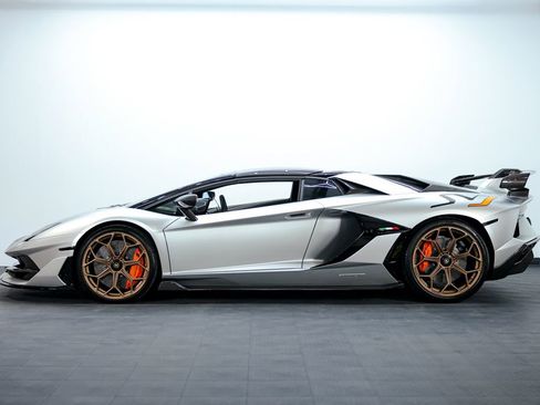 Used 2021 Lamborghini Aventador SVJ image 4