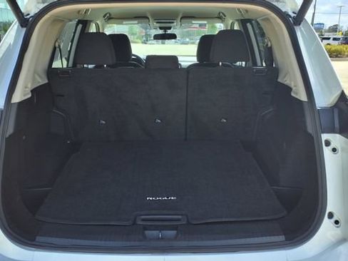 Used 2025 Nissan Rogue SV image 11
