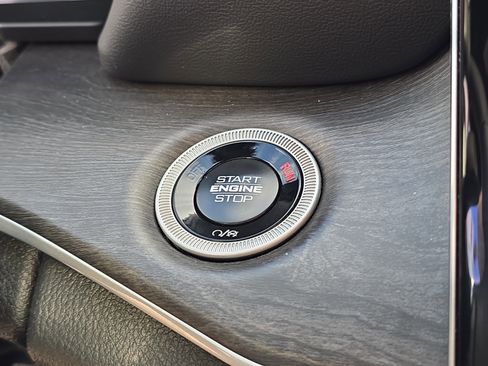 Used 2024 Jeep Grand Cherokee Limited image 17