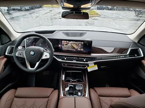 New 2026 BMW X7 xDrive40i w/ Premium Package image 17