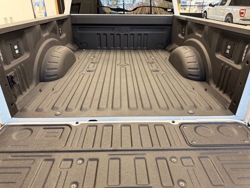 Used 2025 Ford F350 XLT w/ Black Appearance Package image 8