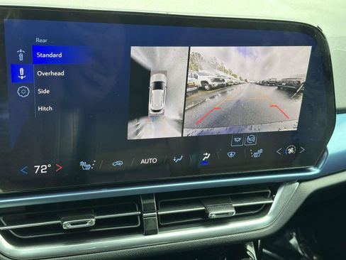 Used 2024 Chevrolet Equinox EV LT image 11