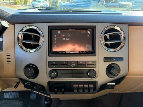 Used 2016 Ford F250 XLT w/ XLT Value Package image 19