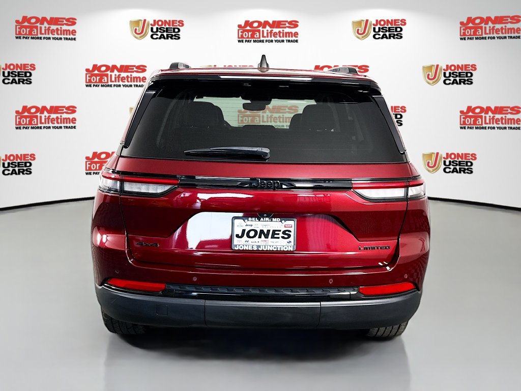 Used 2023 Jeep Grand Cherokee Limited w/ Black Appearance Package AWD/4WD image 16