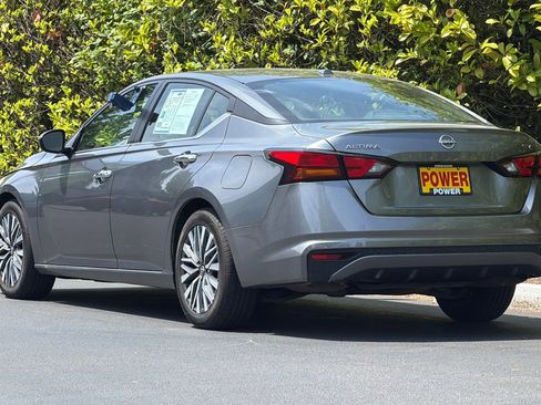 Used 2023 Nissan Altima 2.5 SV FWD image 6