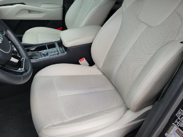Certified 2022 Kia Sorento S w/ Panoramic Sunroof Package FWD image 16