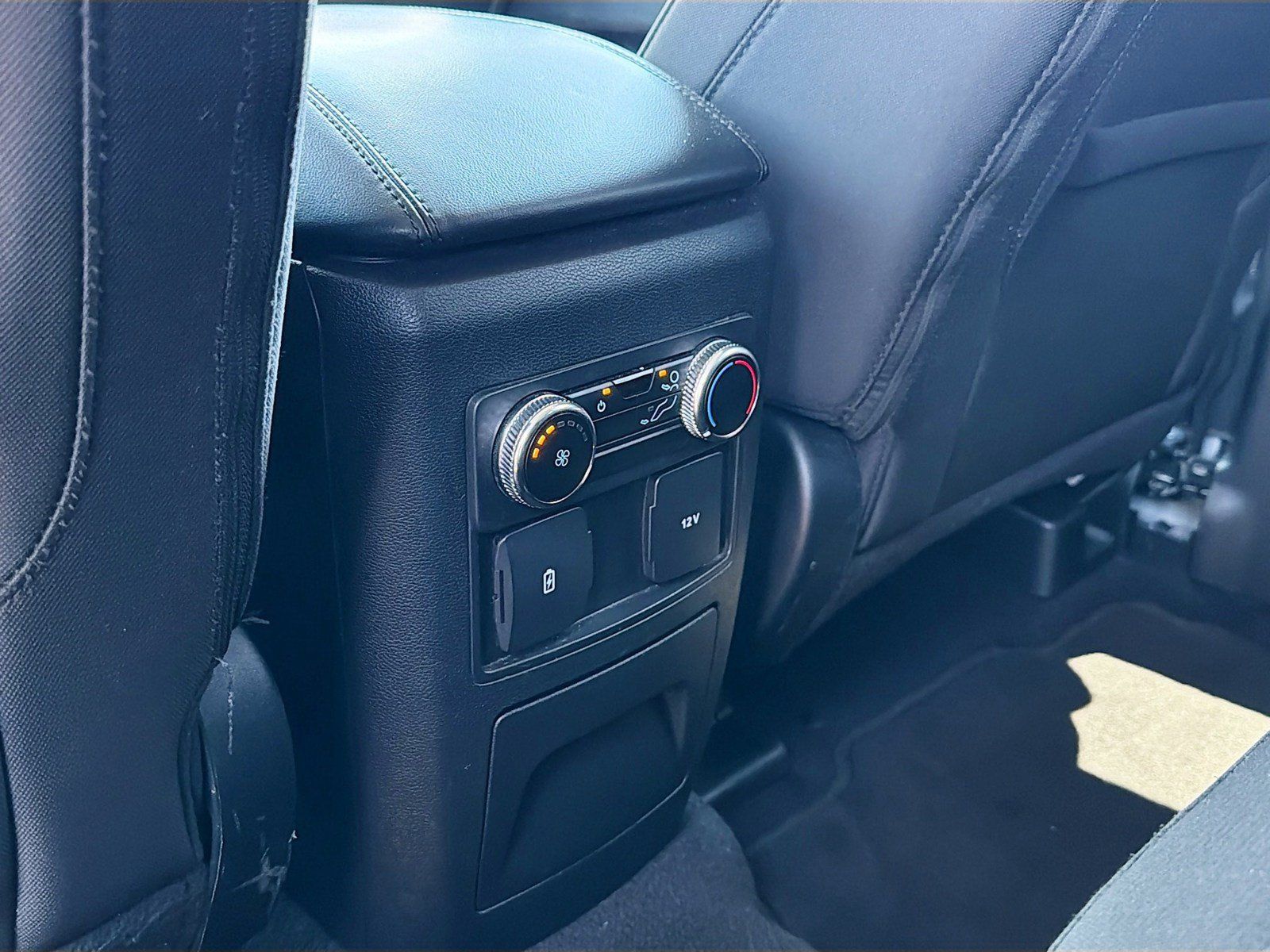 Used 2023 Ford Explorer XLT RWD image 15
