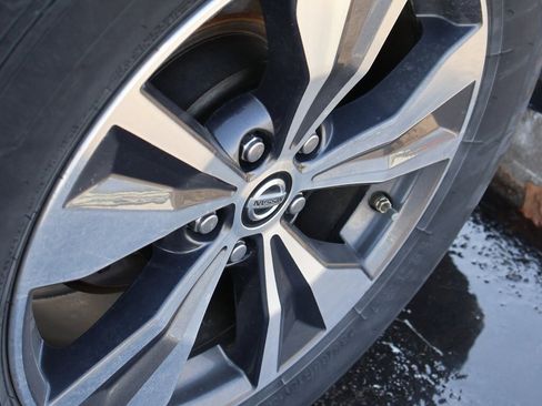 Used 2019 Nissan Murano SV w/ Premium Package image 23