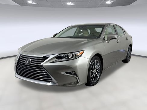 Used 2018 Lexus ES 350 w/ Luxury Package w/Wood Trim FWD image 1