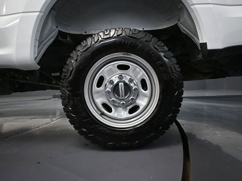 Used 2022 Ford F250 XL w/ Power Equipment Group image 13