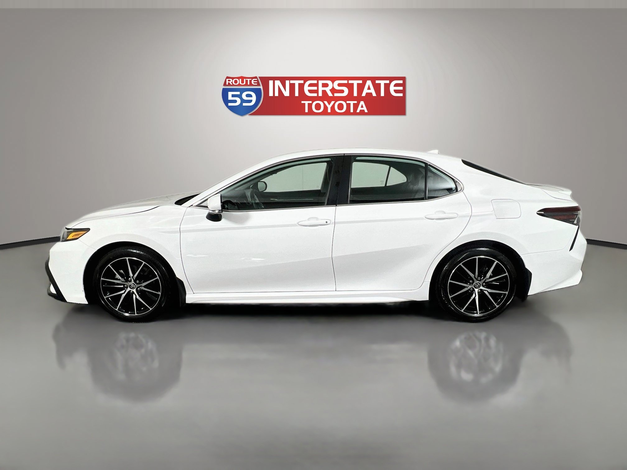 Certified 2024 Toyota Camry SE w/ Cold Weather Package AWD/4WD image 4