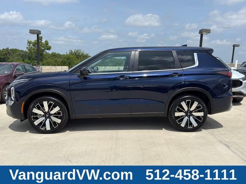 Used 2025 Mitsubishi Outlander SE FWD image 6