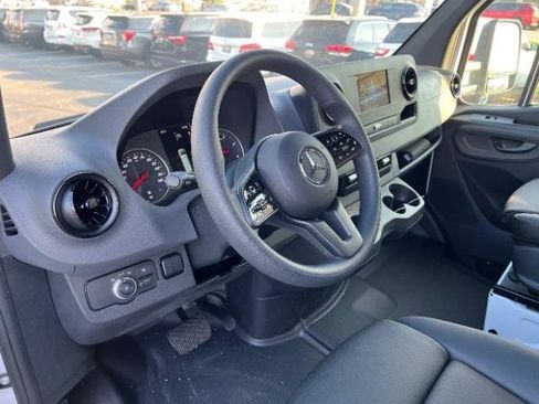 Used 2024 Mercedes-Benz Sprinter 3500 image 9