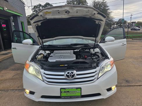Used 2011 Toyota Avalon Limited image 53