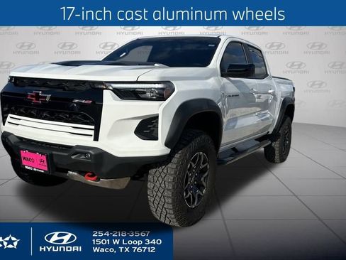 Used 2025 Chevrolet Colorado ZR2 w/ Technology Package image 11