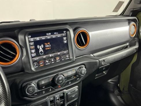Used 2021 Jeep Gladiator Mojave AWD/4WD image 20