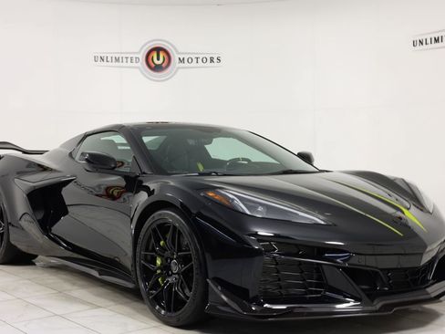 Used 2023 Chevrolet Corvette Z06 w/ Z07 Performance Package RWD image 36