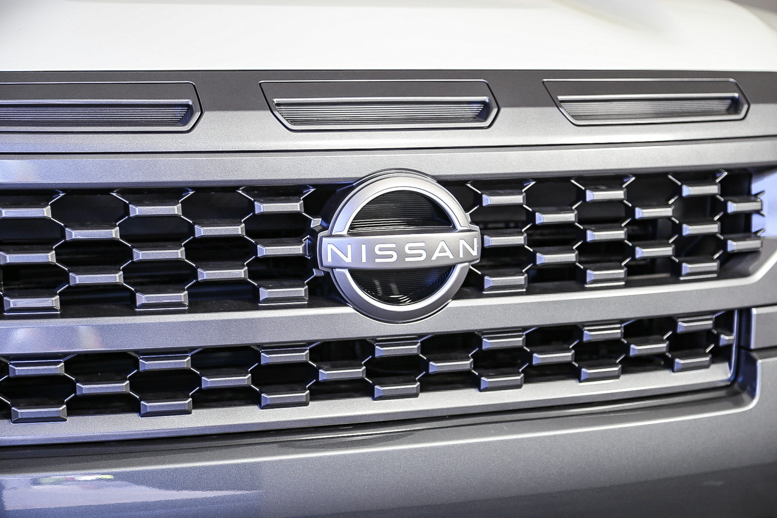 Used 2025 Nissan Frontier SV RWD image 3